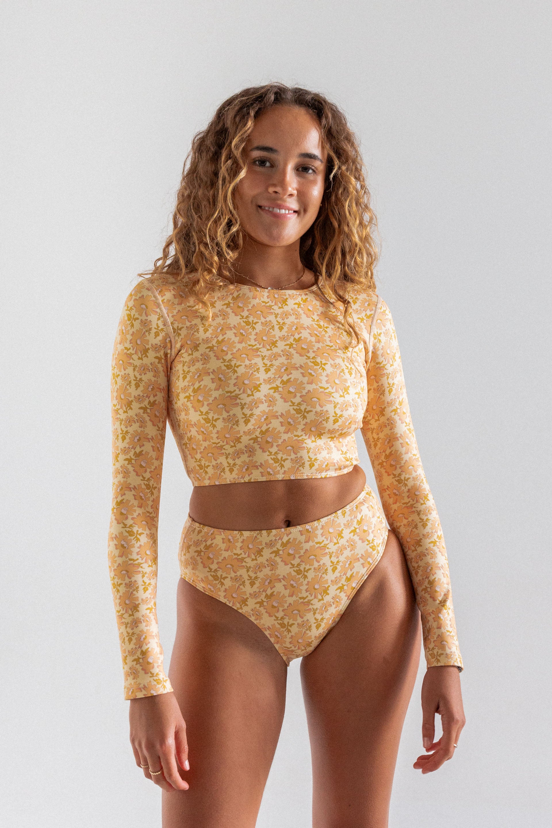 bibiy B.MARIGOLD TOP⭐️